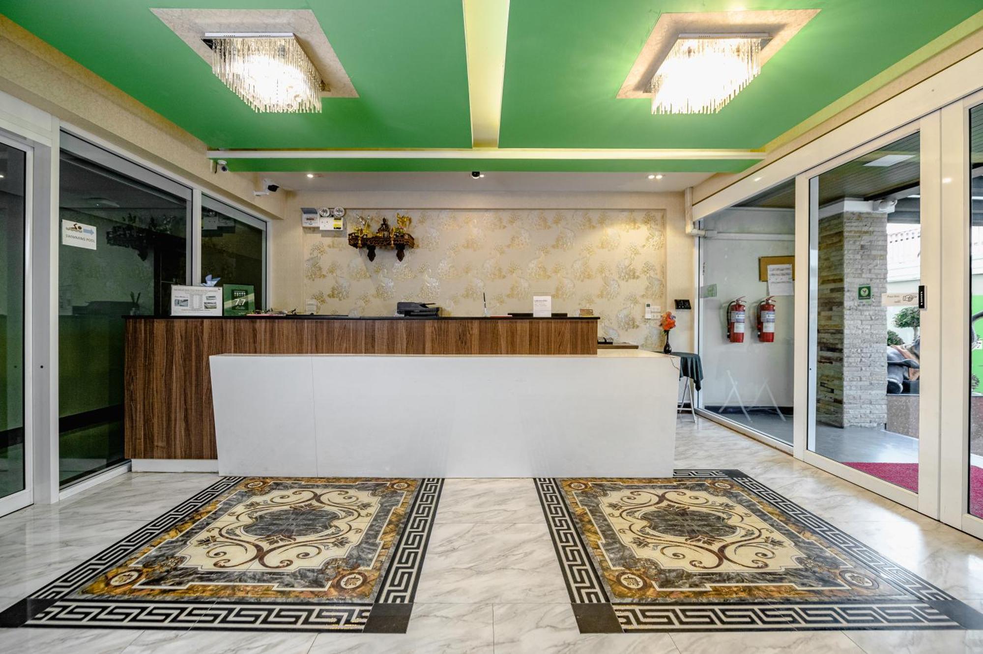Gold Airport Suites Бангкок Екстер'єр фото