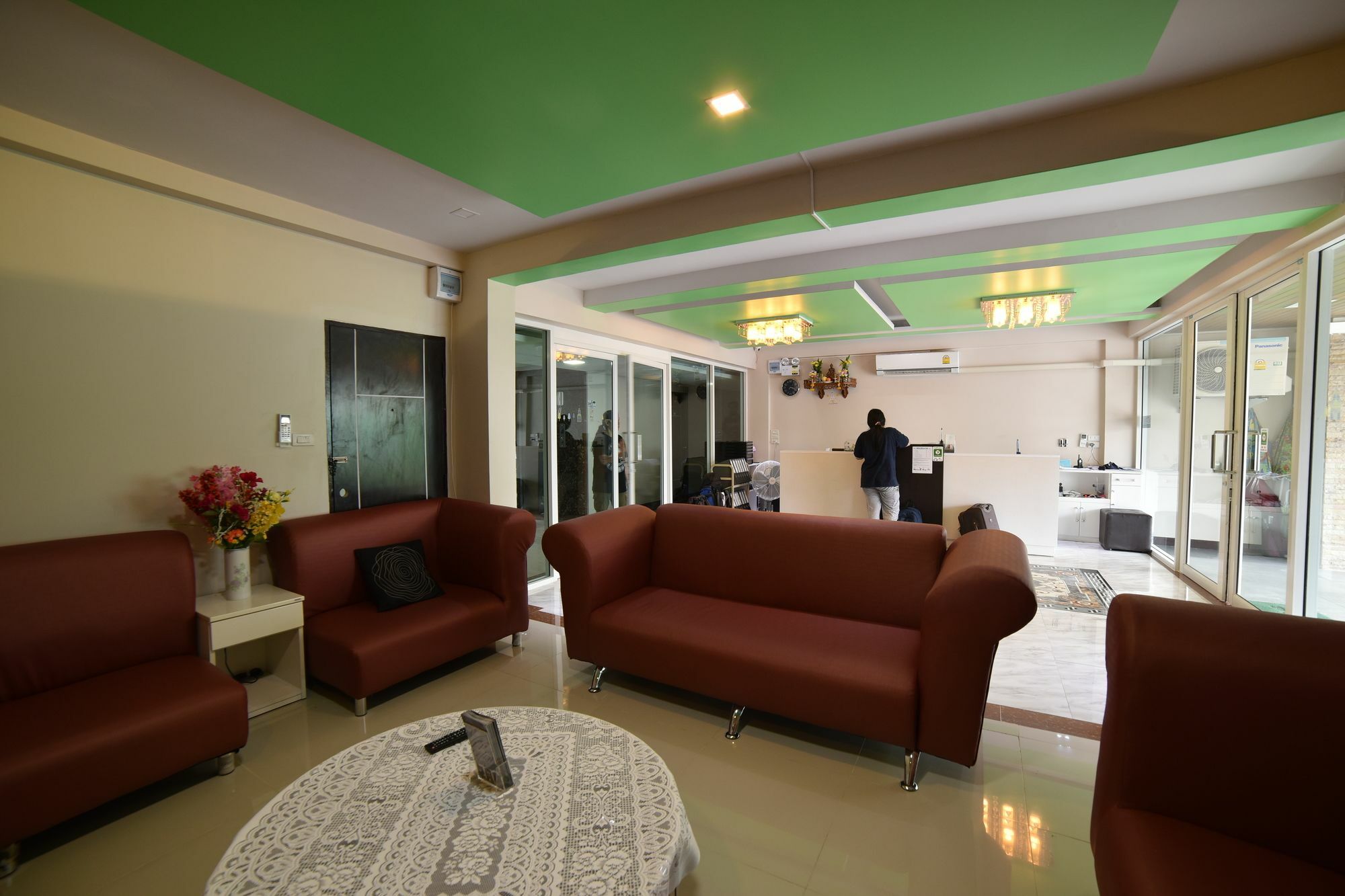 Gold Airport Suites Бангкок Екстер'єр фото