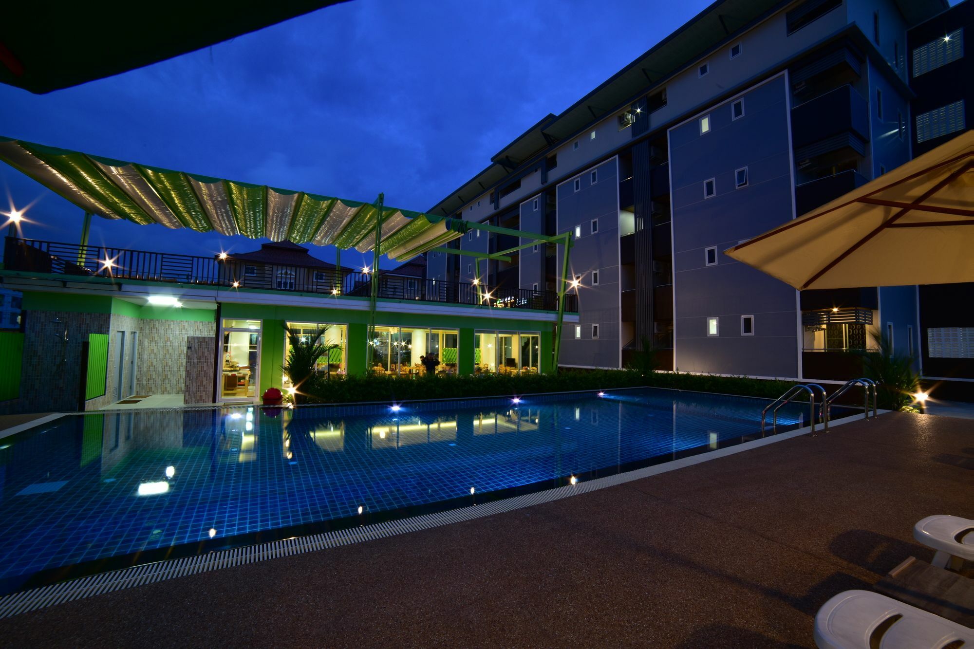 Gold Airport Suites Бангкок Екстер'єр фото